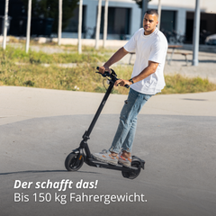 Mann auf VX2 EXTREME, E-Scooter mit 150 kg Zuladung 